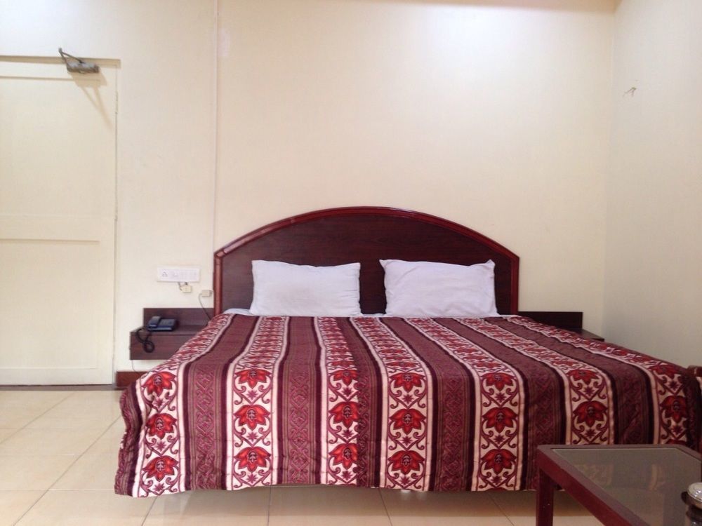 OYO 47526 Hotel Himalaya Residency Chennai Bagian luar foto